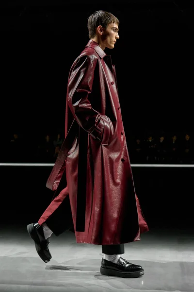 Look 10